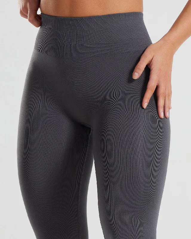 Define Scrunch Seamless 7/8 Leggings | Graphite