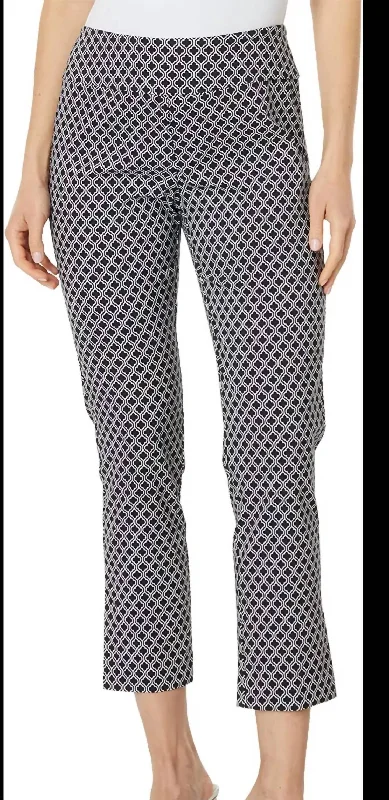 Lattice Print Capri In Black & White